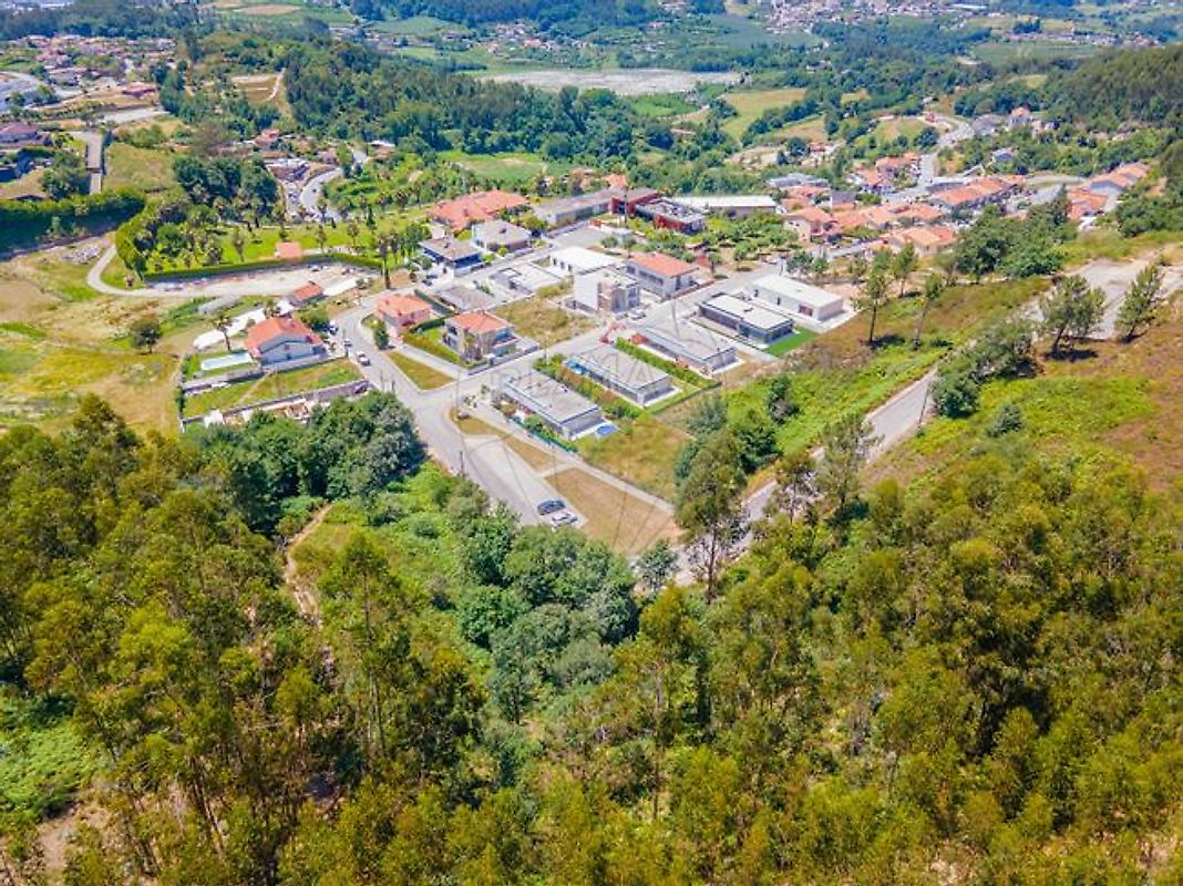 Land for sale in Felgueiras, Portugal — €229,000