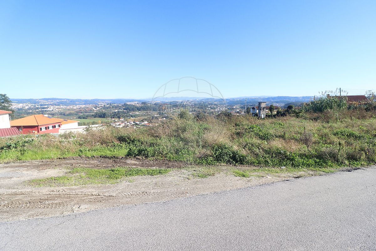 Land for sale in Felgueiras, Portugal — €250,000