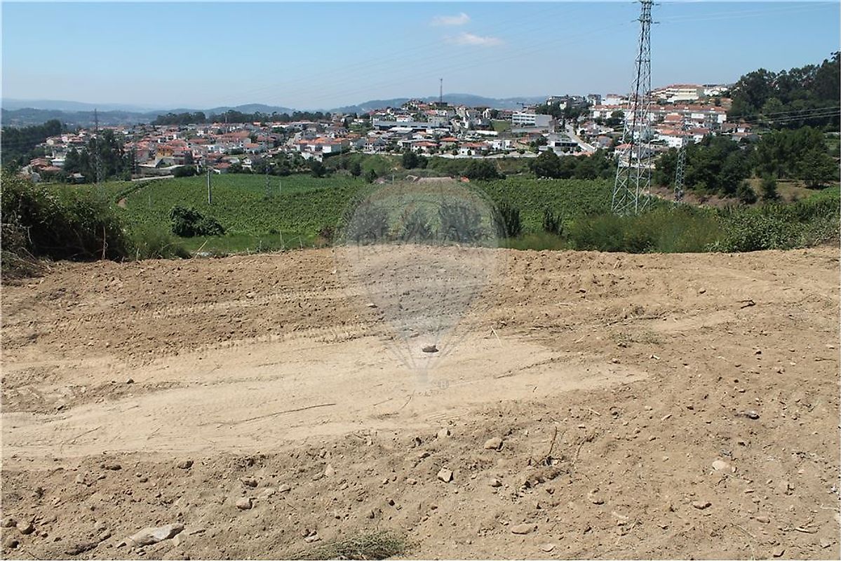 Land for sale in Felgueiras, Portugal — €95,000