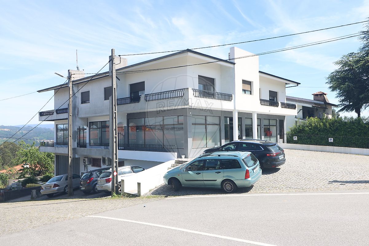 Prédio à venda em Amarante