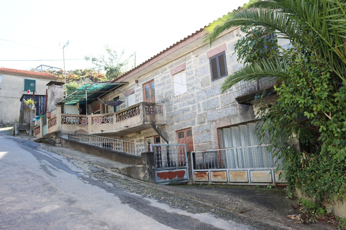 Moradia T5 para venda