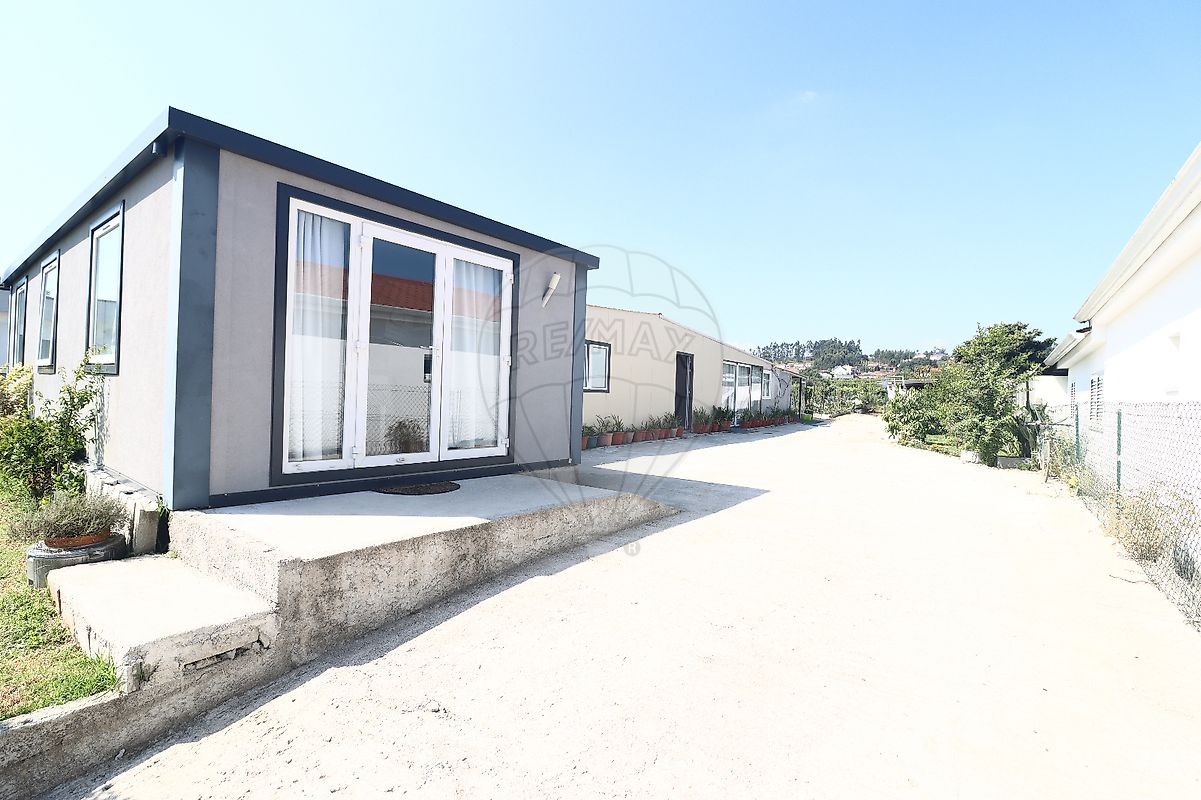 Land for sale in Felgueiras, Portugal — €107,000