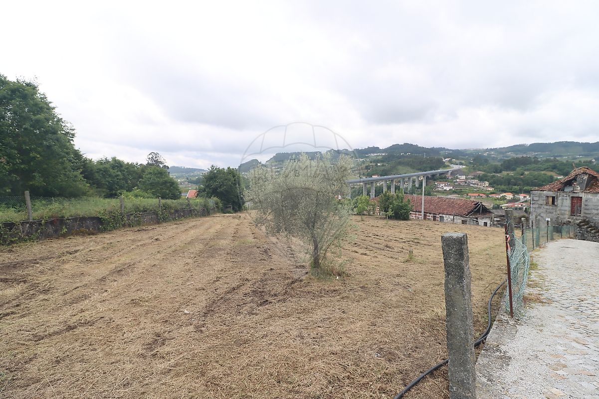 Land for sale in Felgueiras, Portugal — €89,000