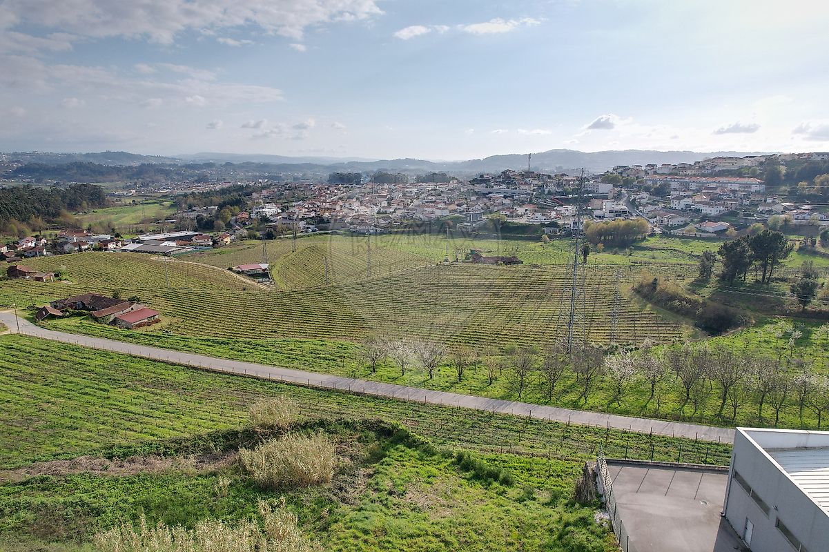 Land for sale in Felgueiras, Portugal — €89,000
