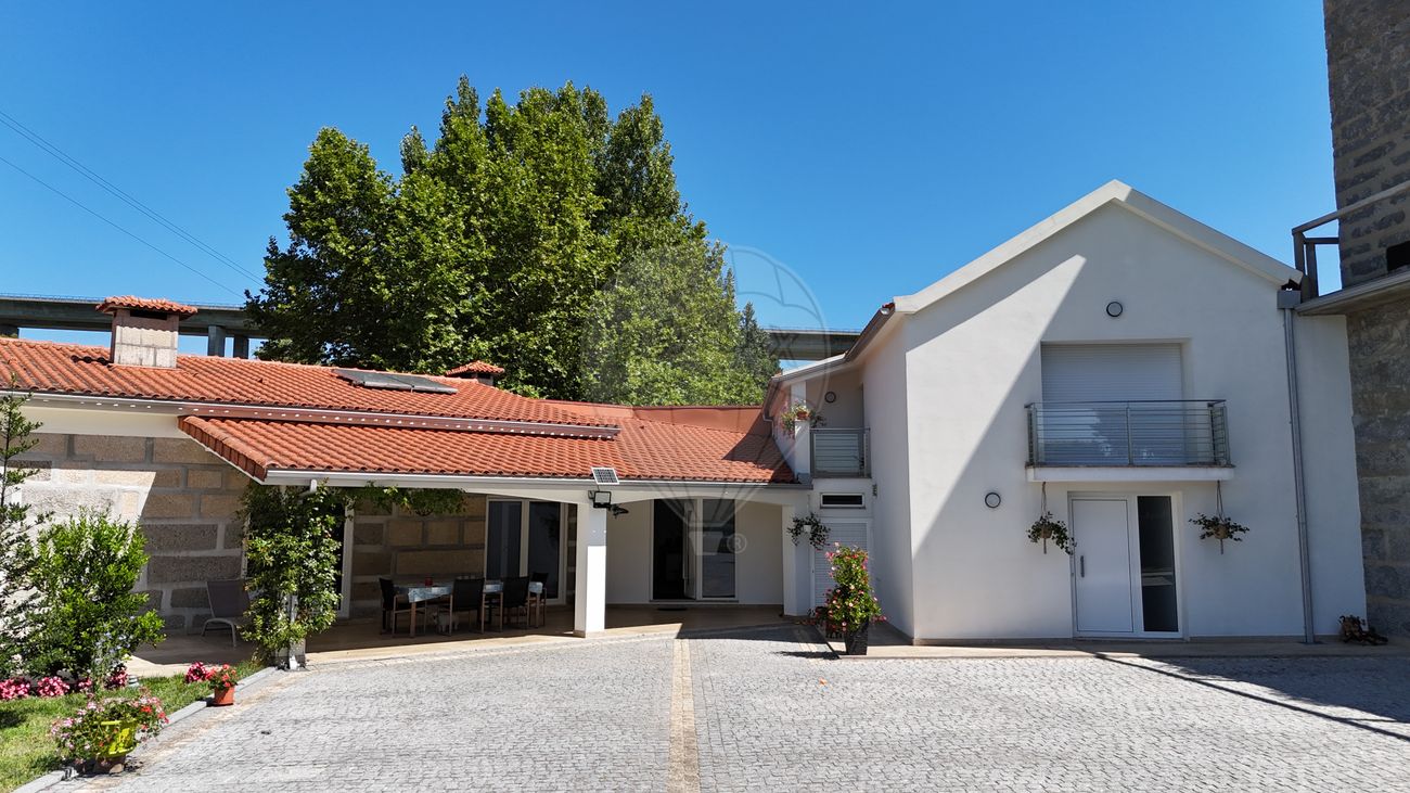 Moradia T4 para venda