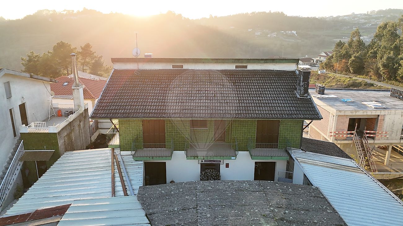 Prédio - Freixo de Cima e de Baixo, Amarante, Porto