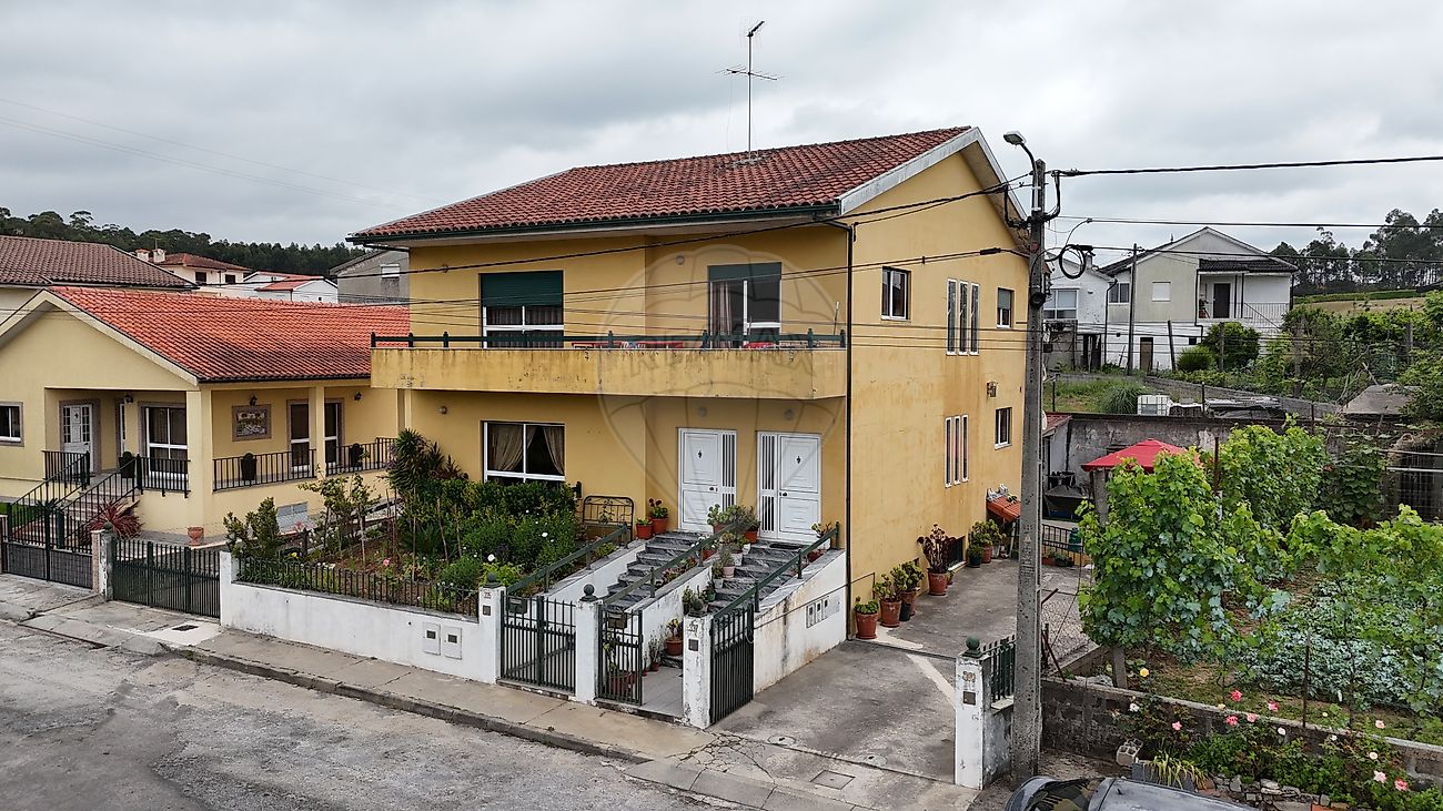 Prédio - Macieira da Lixa e Caramos, Felgueiras, Porto