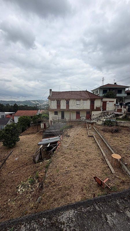 Moradia T4 à venda em Amarante