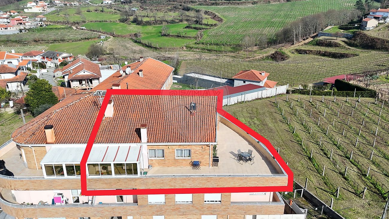 Apartamento T3 à venda em Lousada
