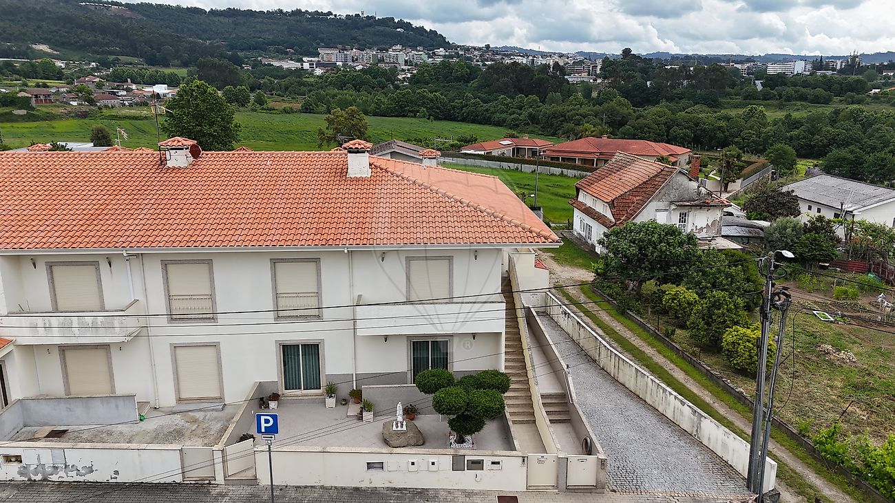 Moradia - Margaride (Santa Eulália), Várzea, Lagares, Varziela e Moure, Felgueiras, Porto