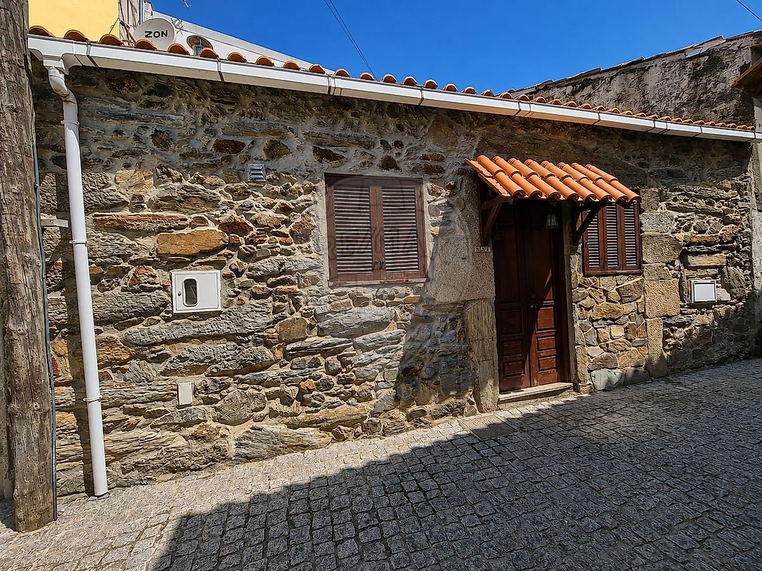 Apartamento T2 à venda em Armamar