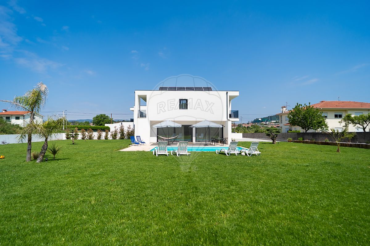 Moradia T3 - Prazins Santo Tirso e Corvite, Guimarães, Braga