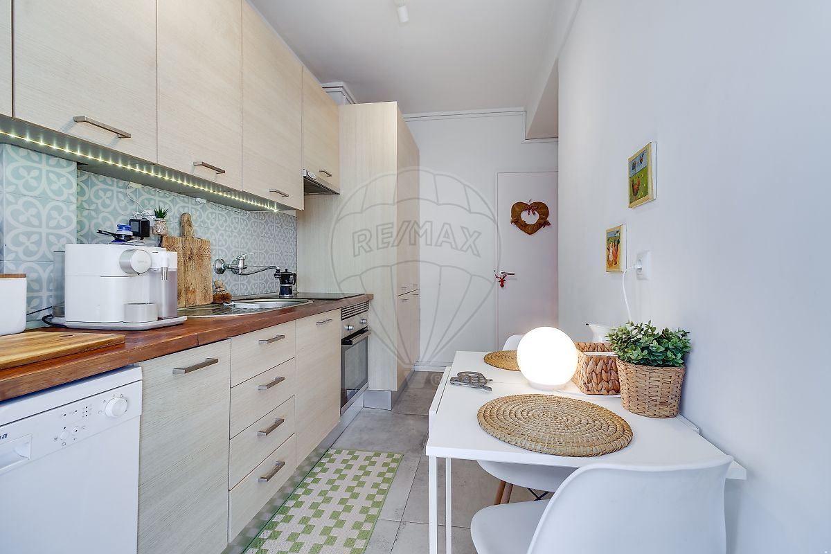 Apartamento T2 à venda em Amadora