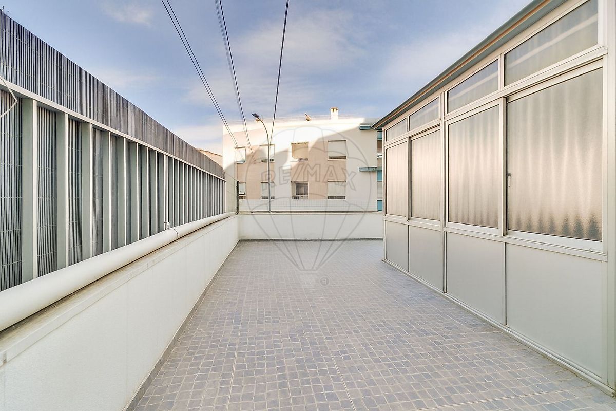 Apartamento T2 à venda em Amadora