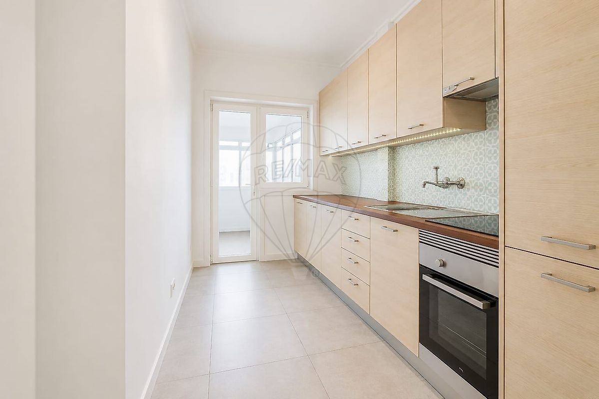 Apartamento T2 à venda em Amadora