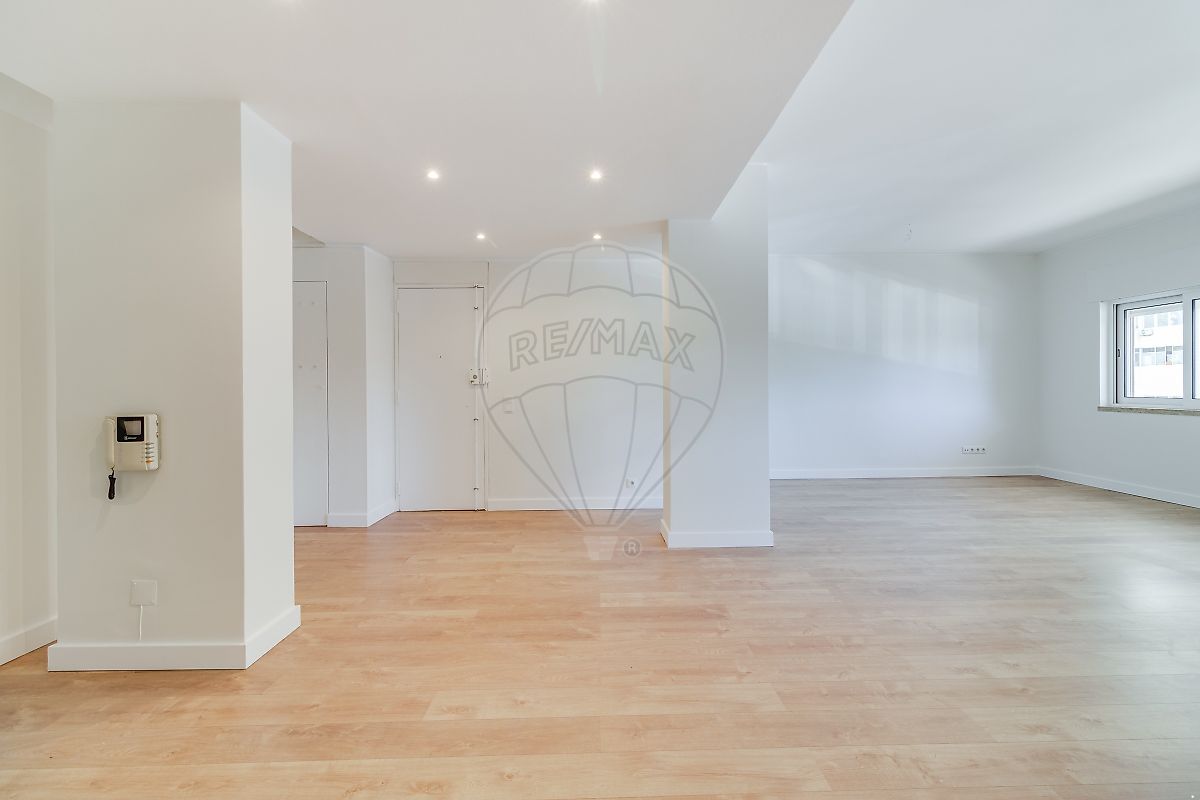 Apartamento T4 para arrendar em Oeiras