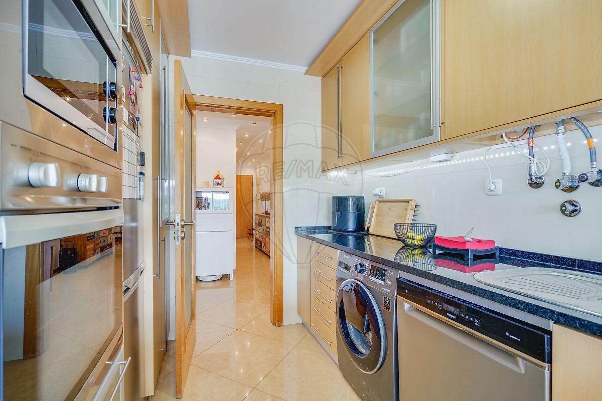Apartamento T2 à venda em Carnaxide e Queijas, Oeiras — foto 8