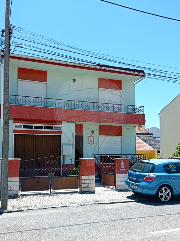 Moradia T5 para venda