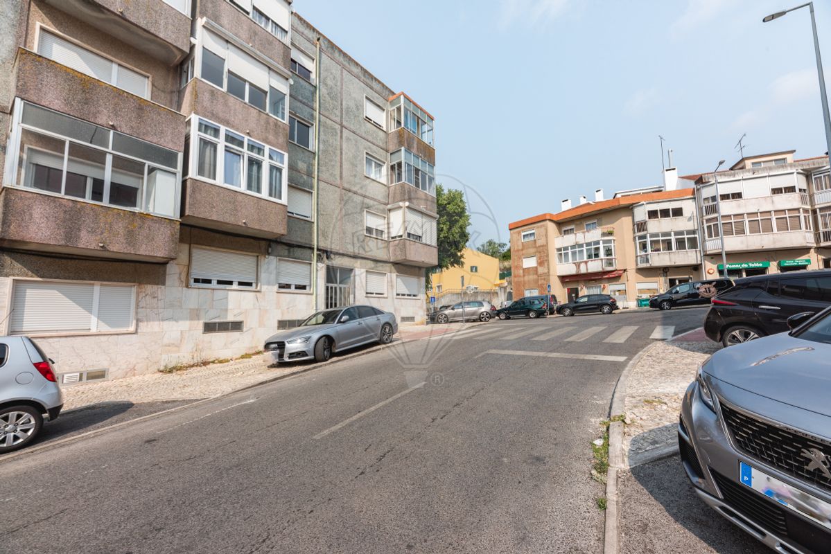 listing 124151231-2 picture-0