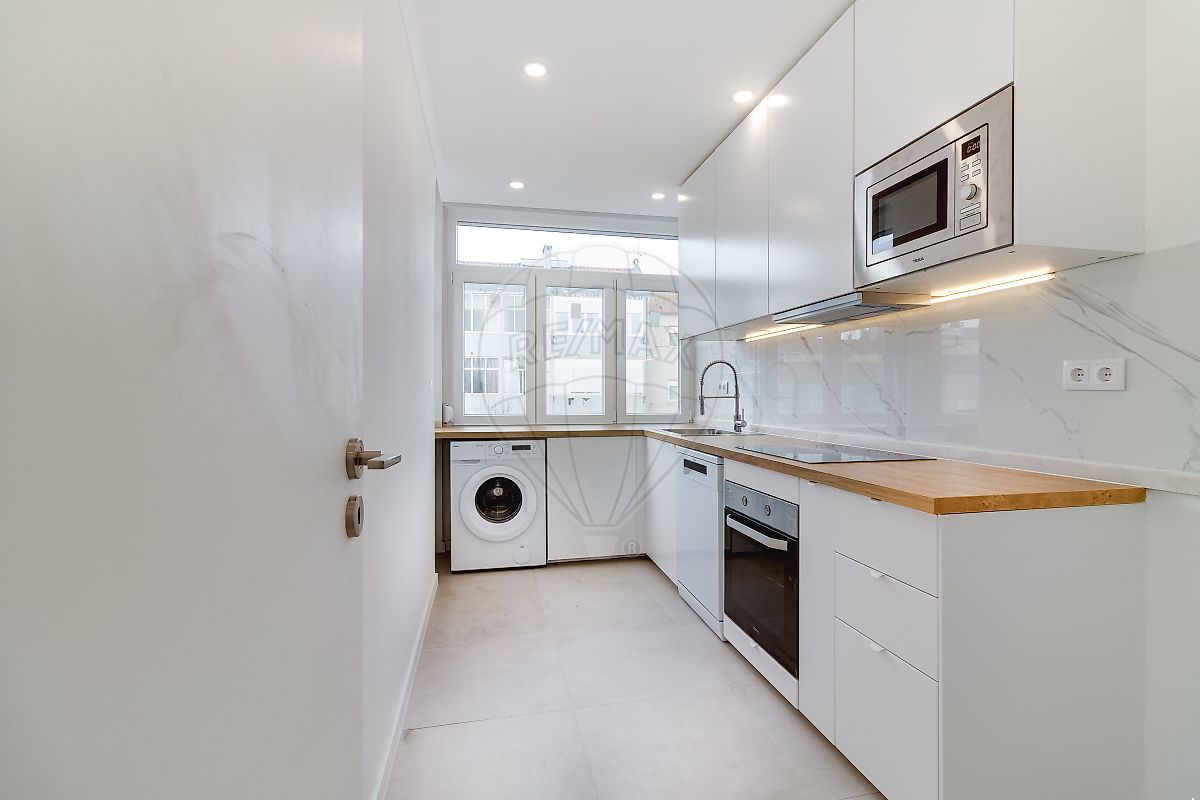 Apartamento T2 à venda em Amadora