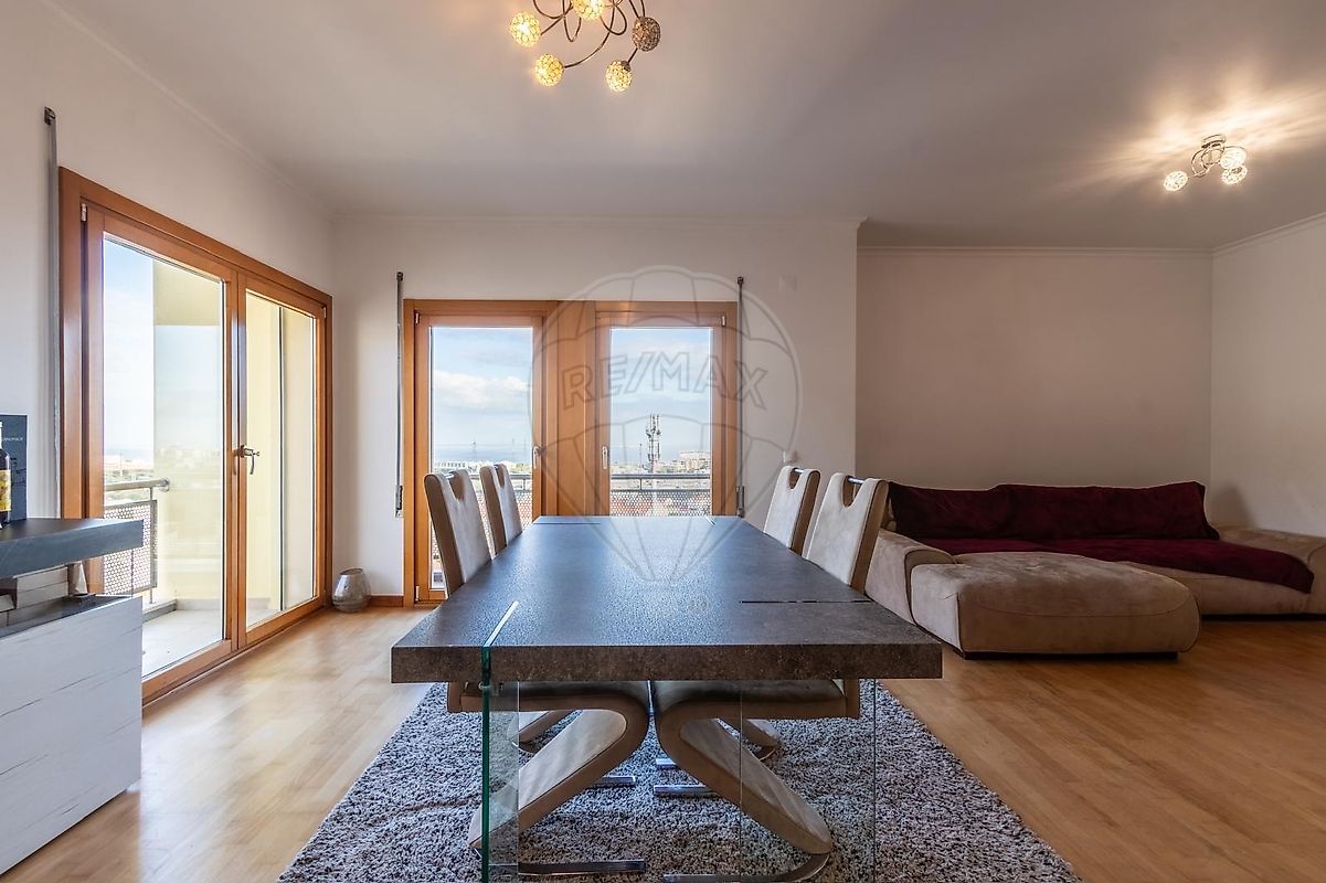 Apartamento T3 à venda em Loures