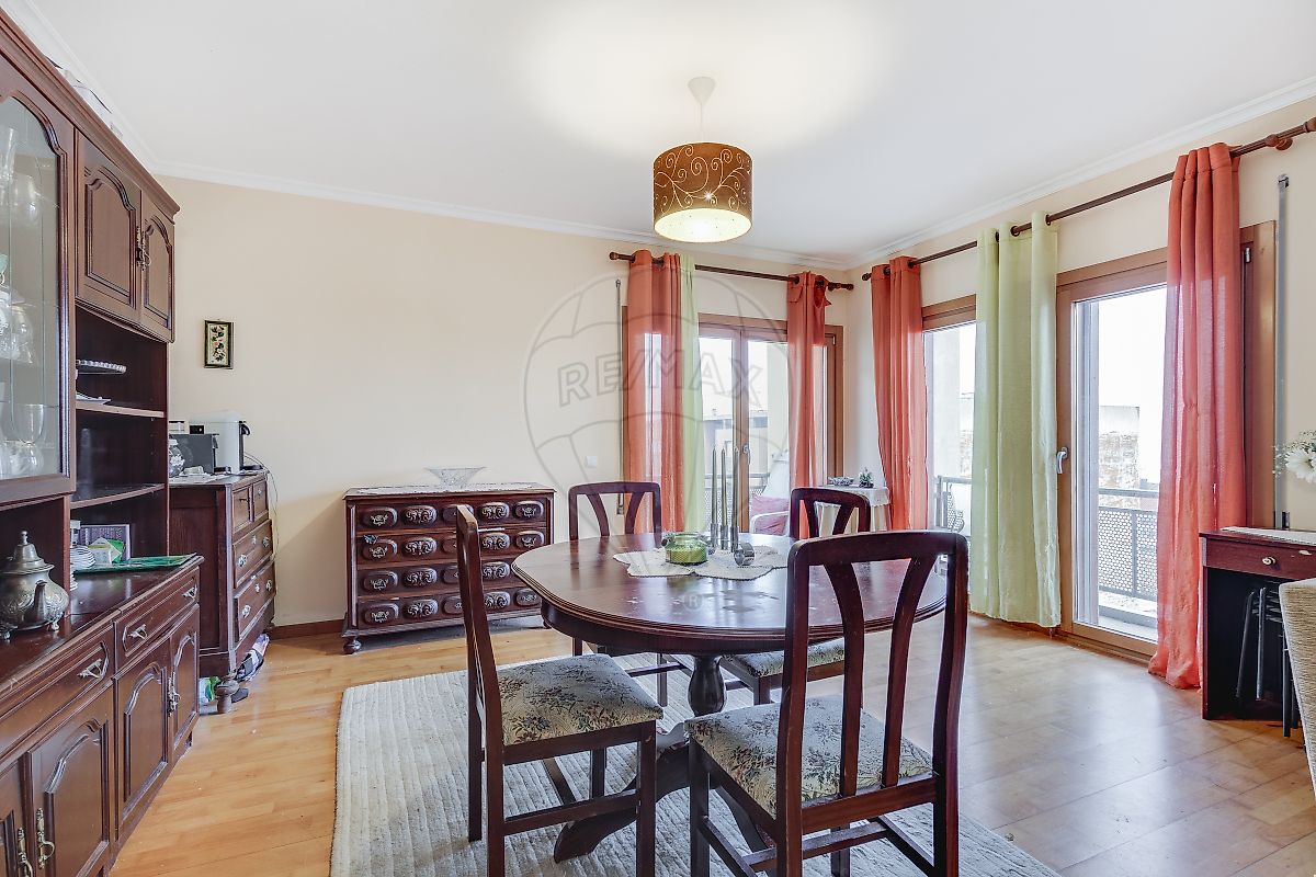 Apartamento T3 à venda em Loures