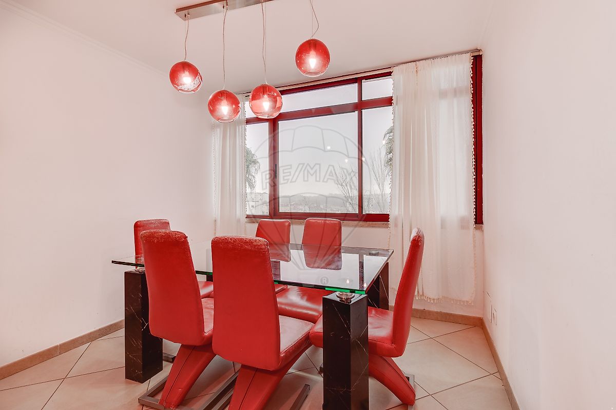 Apartamento T4 à venda em Sintra