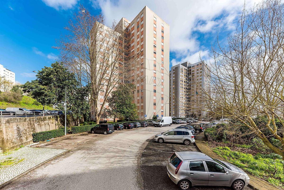 Apartamento T4 à venda em Loures