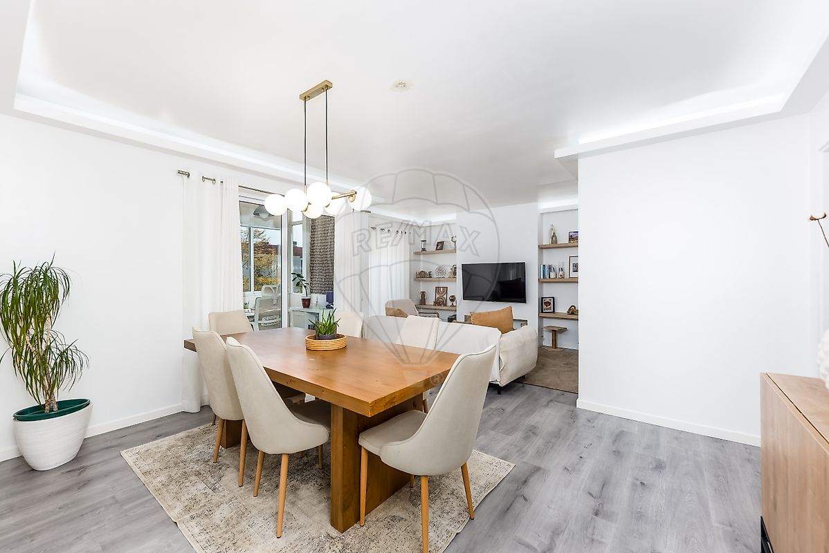 Apartamento T4 à venda em Loures