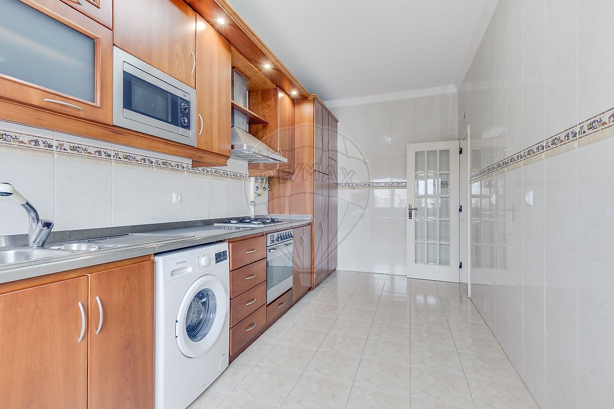 Apartamento T3 à venda em Loures