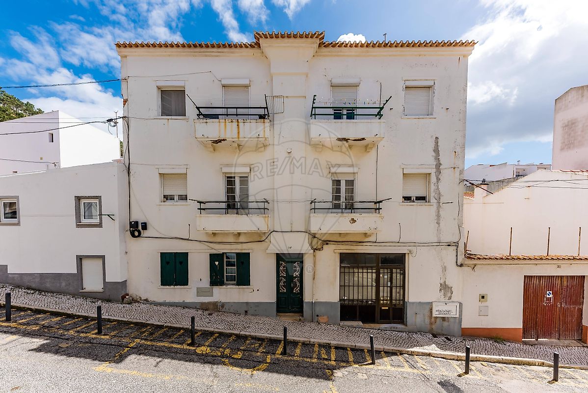 Prédio à venda em Nazaré