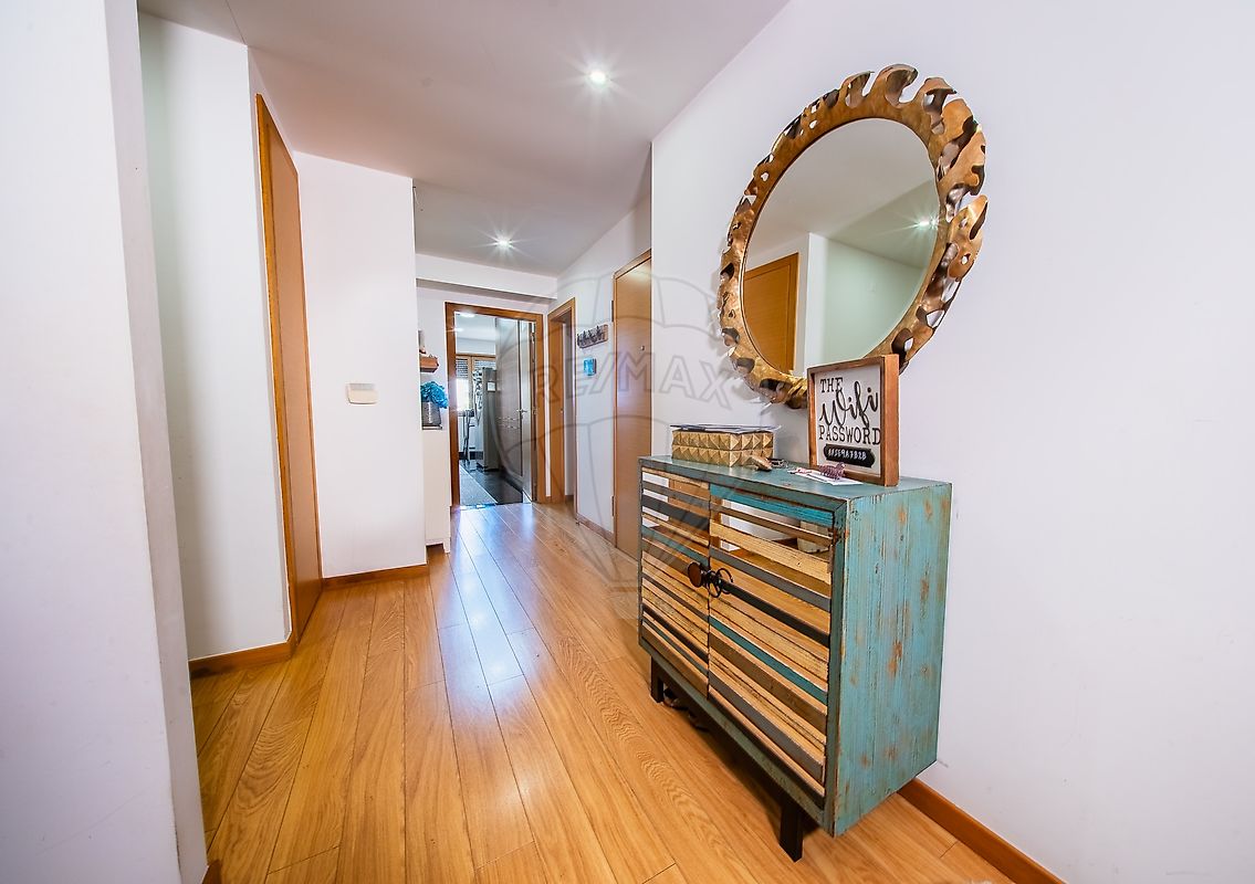 Apartamento T4 à venda em Loures