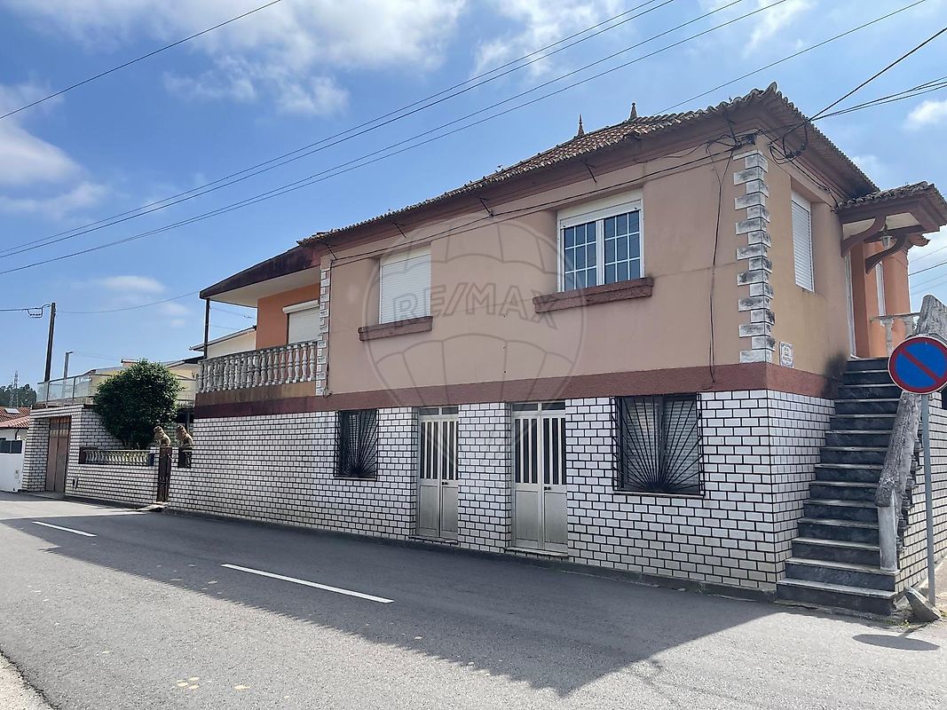 Moradia T4 à venda em Estarreja