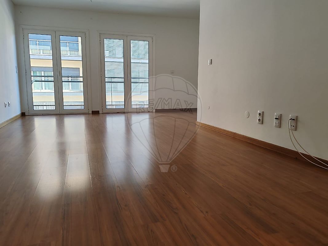 Apartamento T3 para arrendar em Odivelas