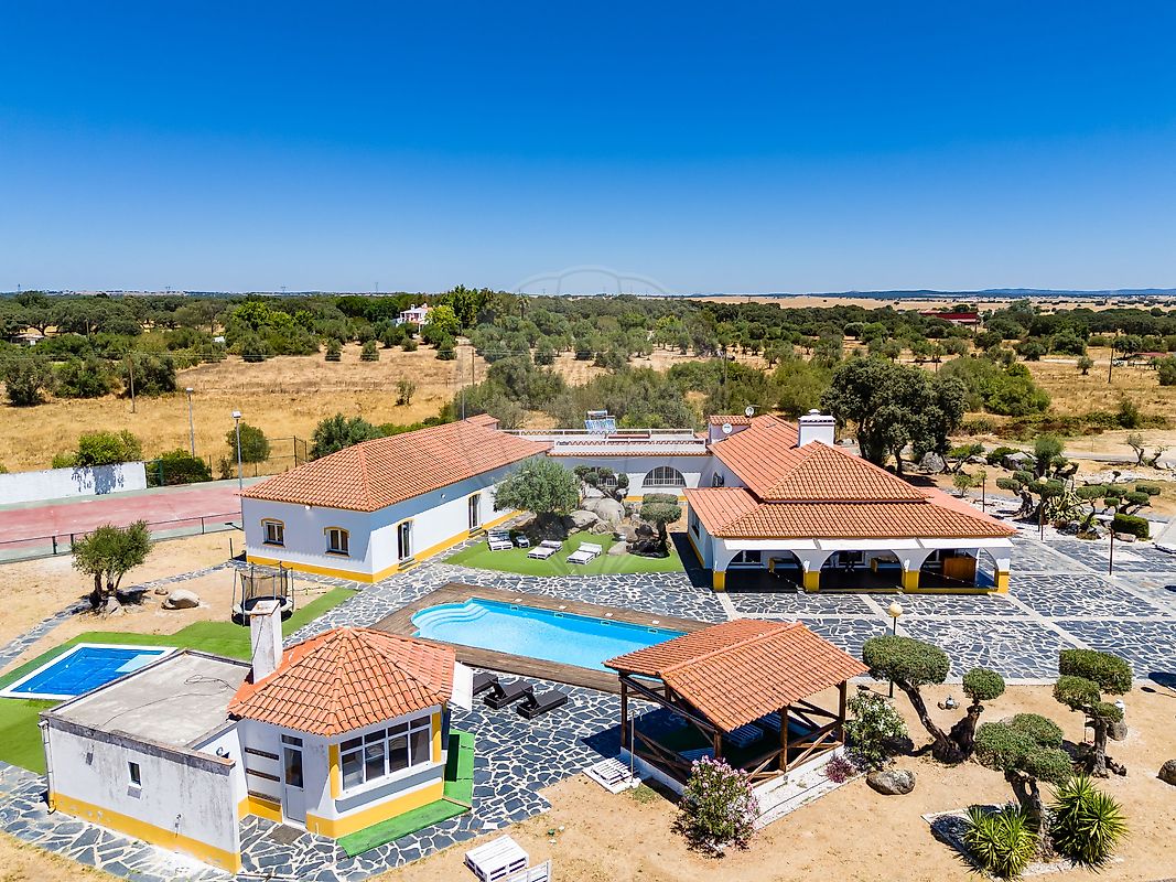 Apartamento T9 à venda em Évora