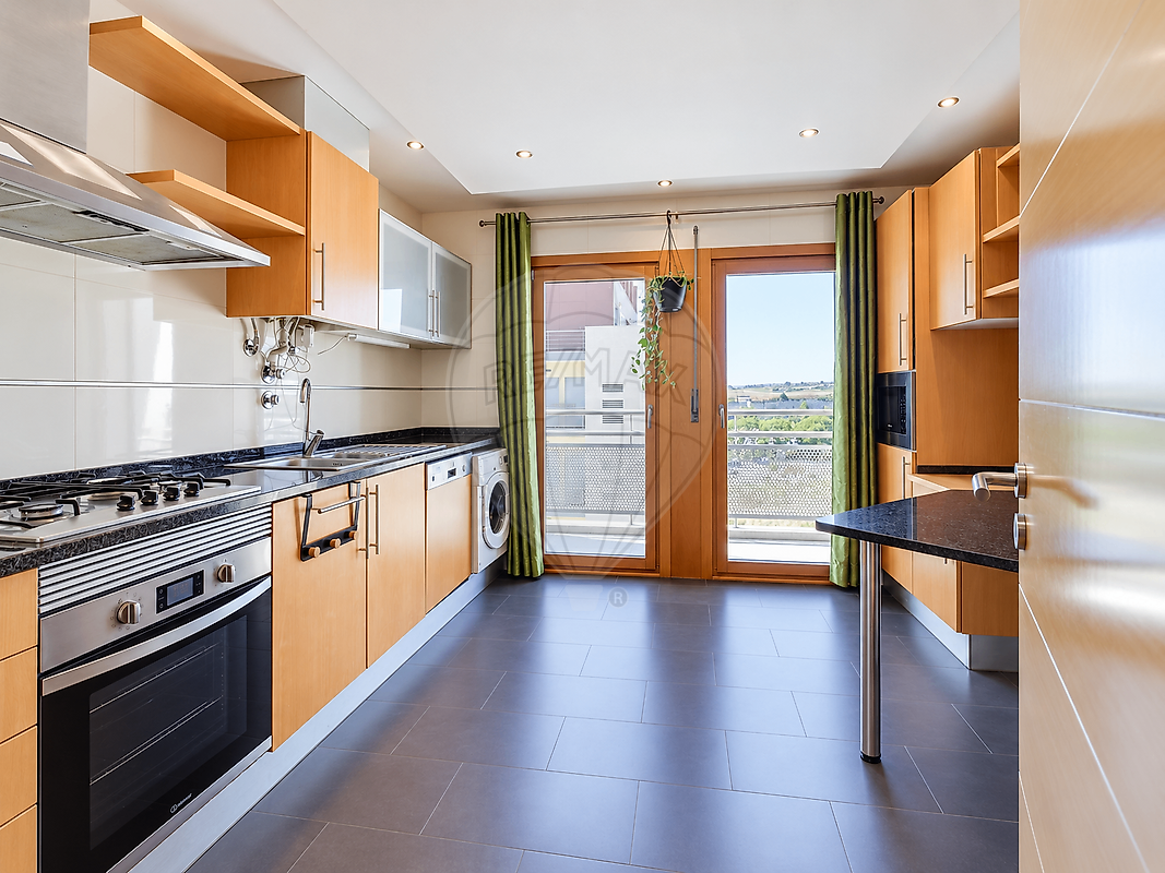 Apartamento T3 à venda em Loures