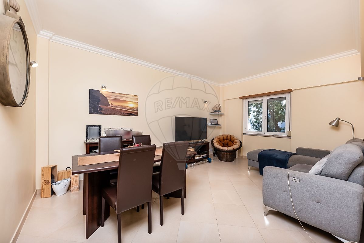 Apartamento T2 à venda em Amadora
