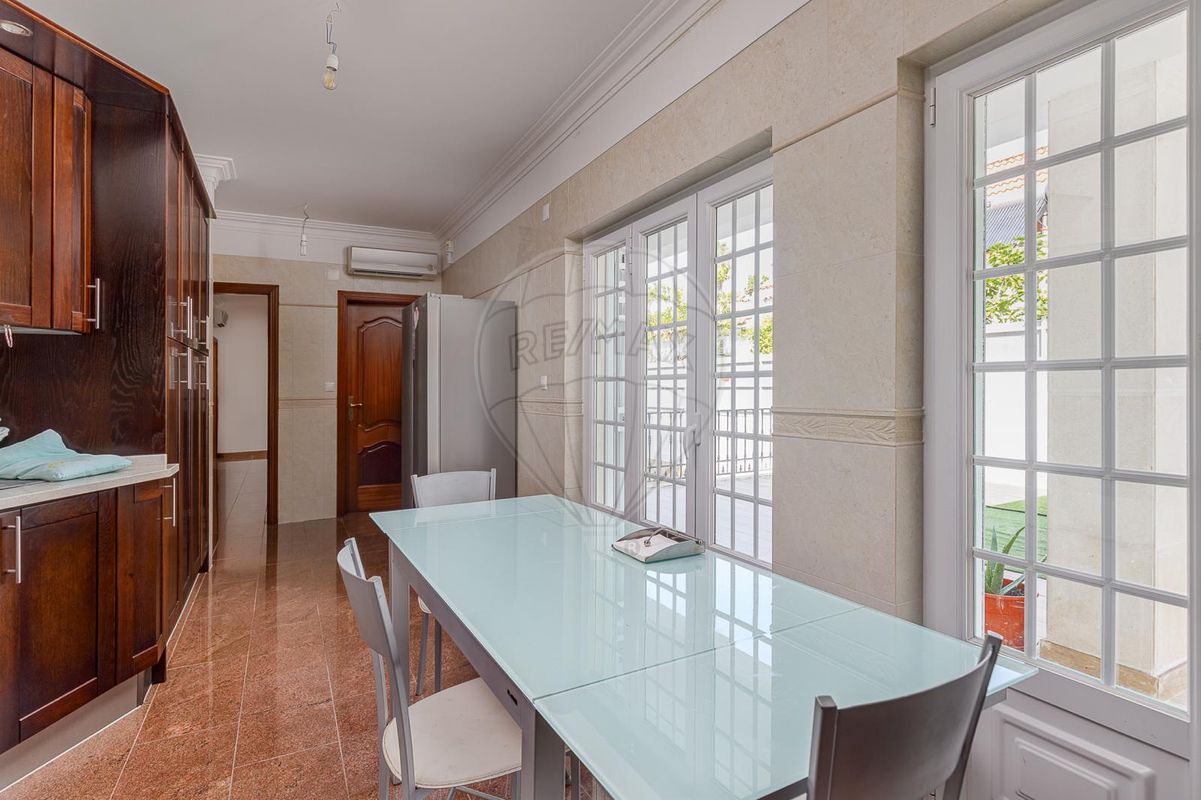 listing 124161285-13 picture-0