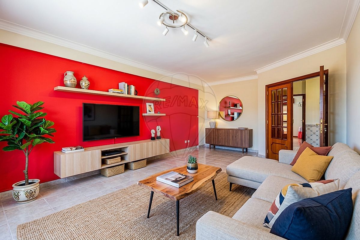 Apartamento T2 à venda em Amadora