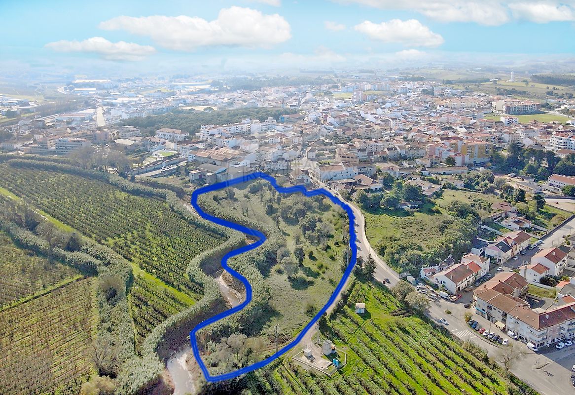 Land for sale in Bombarral, Portugal — €420,000