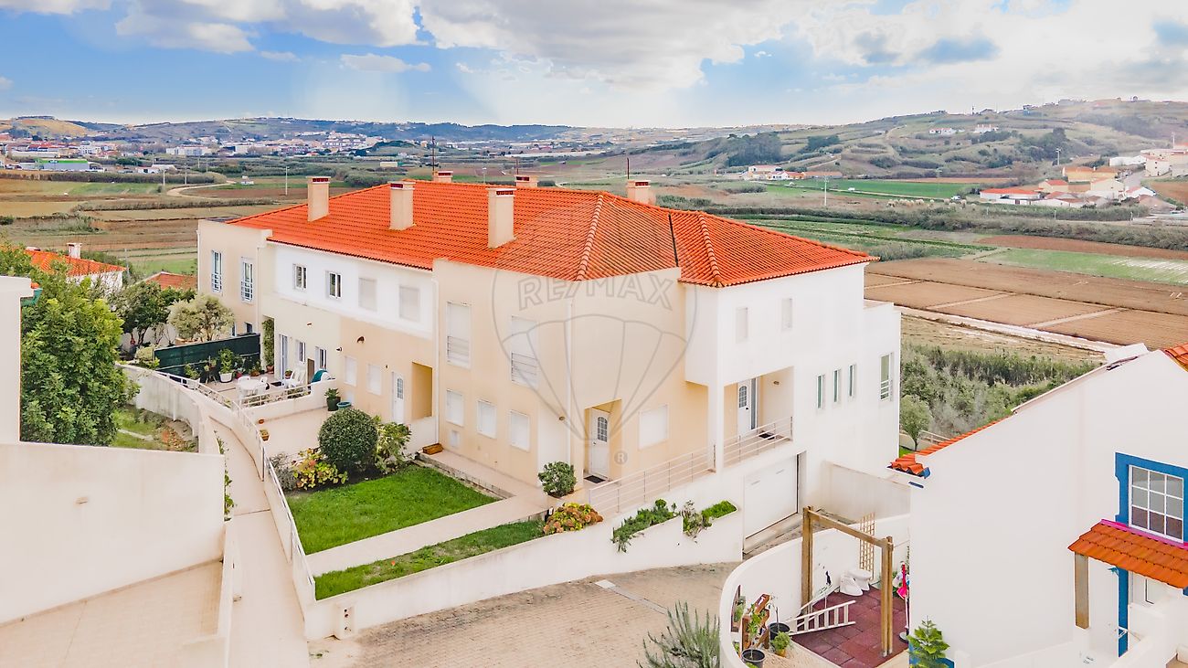 Moradia T3 à venda em Lourinhã