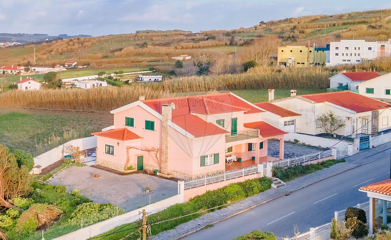 Moradia T5 à venda em Lourinhã