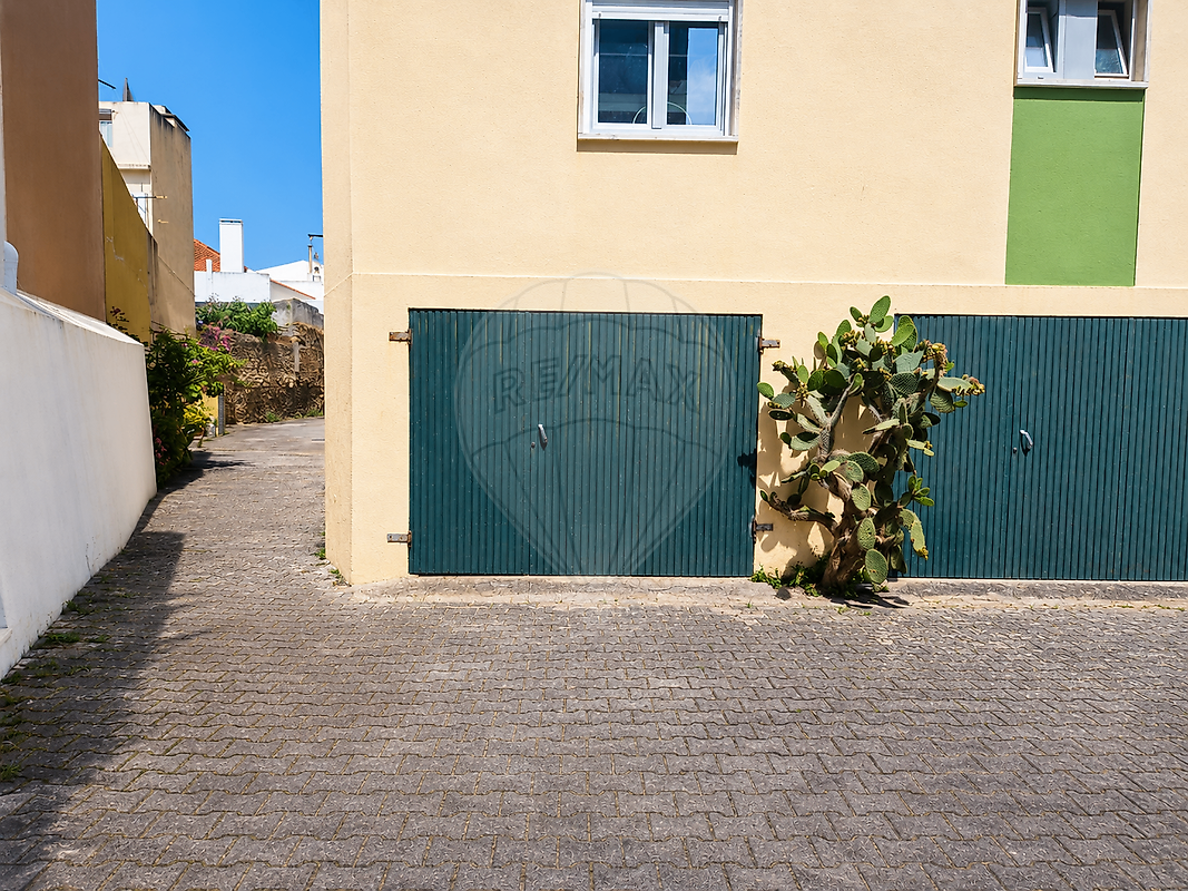 Garagem - Lourinhã e Atalaia, Lourinhã, Lisboa