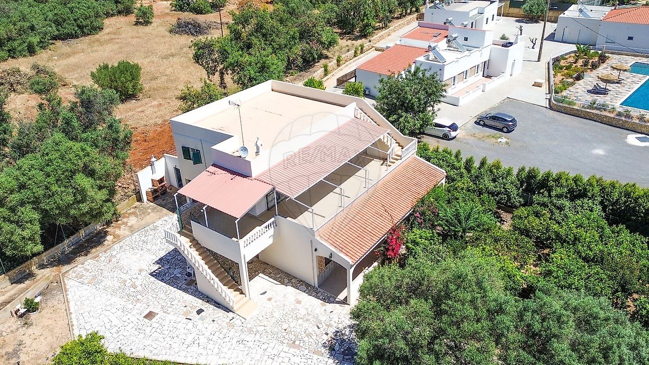 Moradia T6 à venda em Olhão