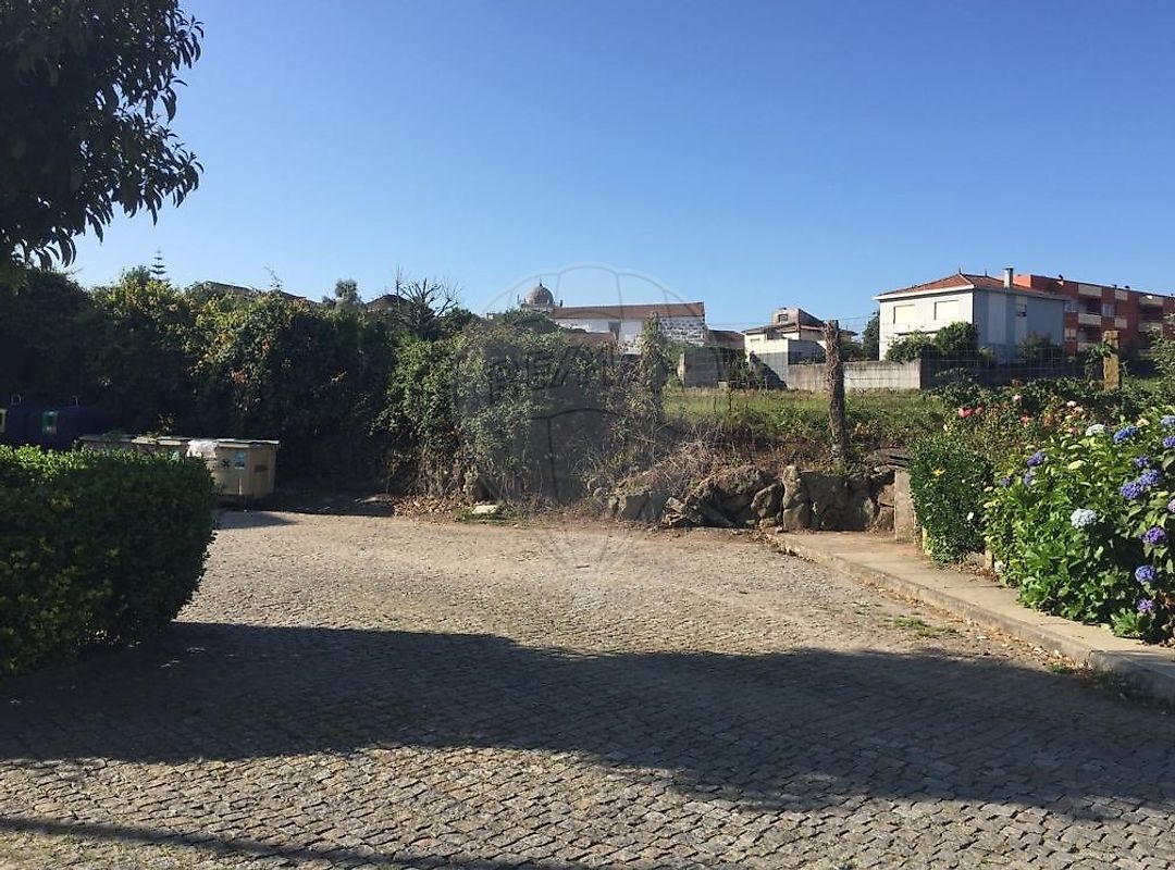 Terreno à venda em Gondomar