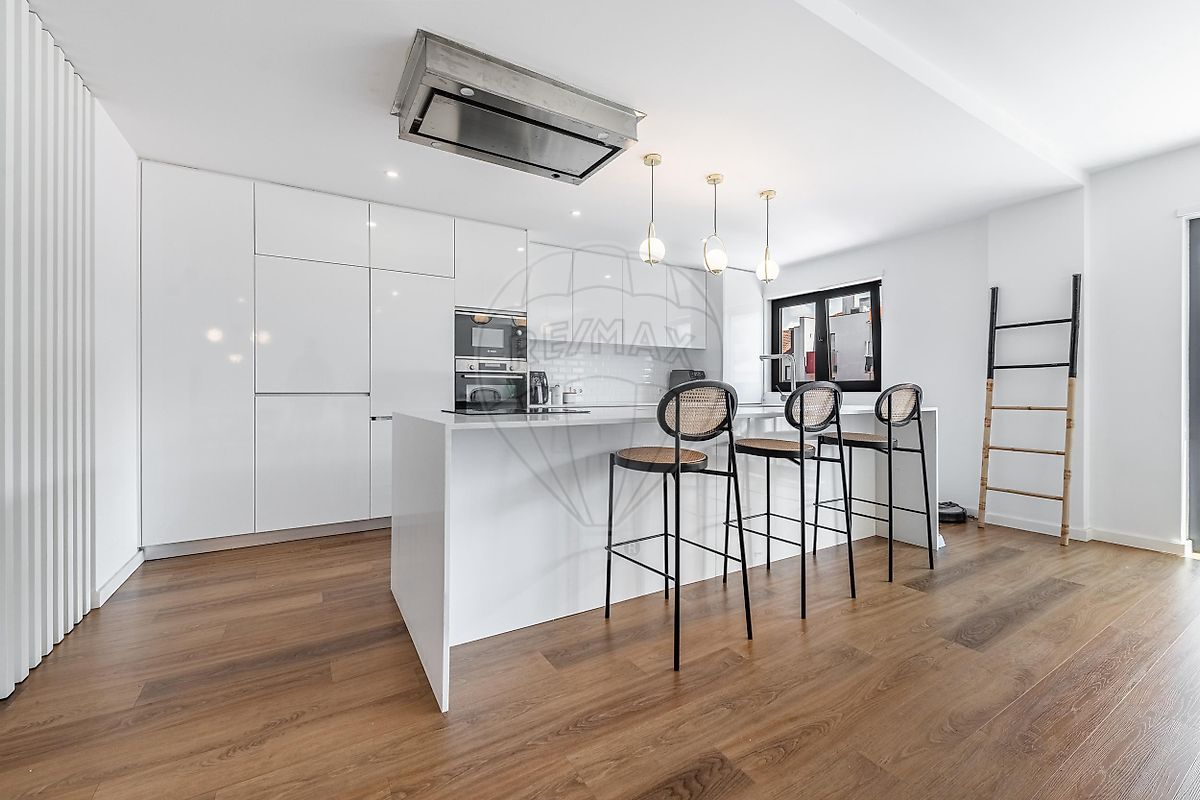 listing 124241115-74 picture-0