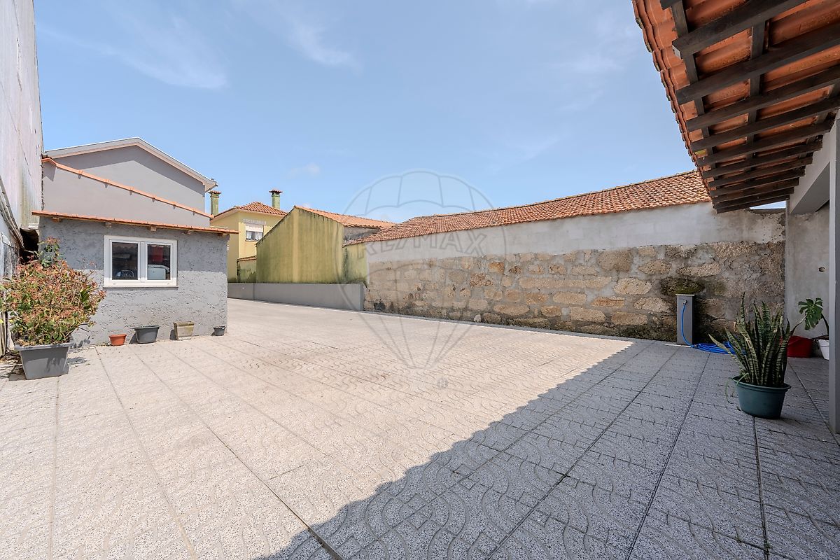 listing 124241236-70 picture-0