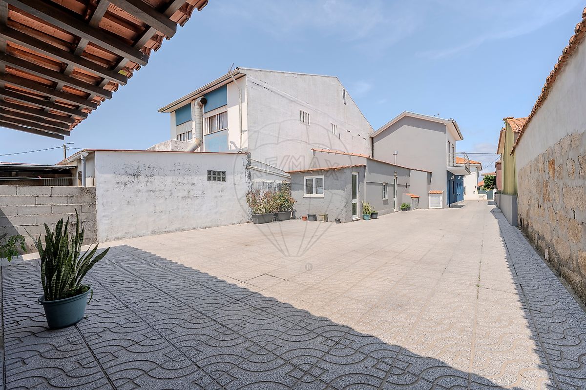 listing 124241236-70 picture-0