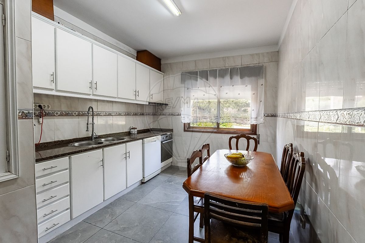 listing 124241009-887 picture-0