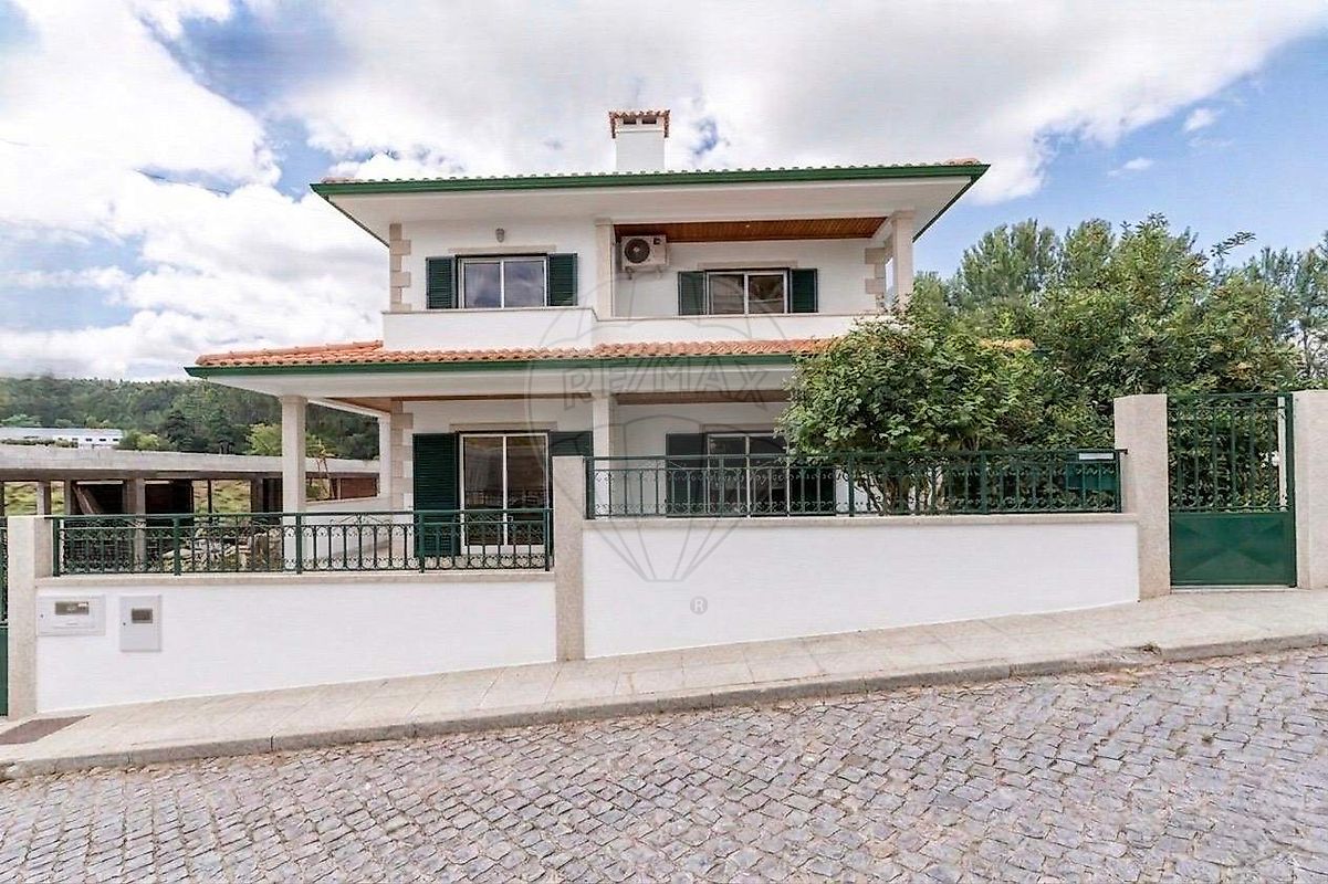 Moradia T4 à venda em Este (São Pedro e São Mamede), Braga — foto 2